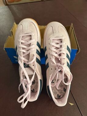 adidas Pink Suede Sneakers gazelle pink with blue Three-Stripes NWT size 8